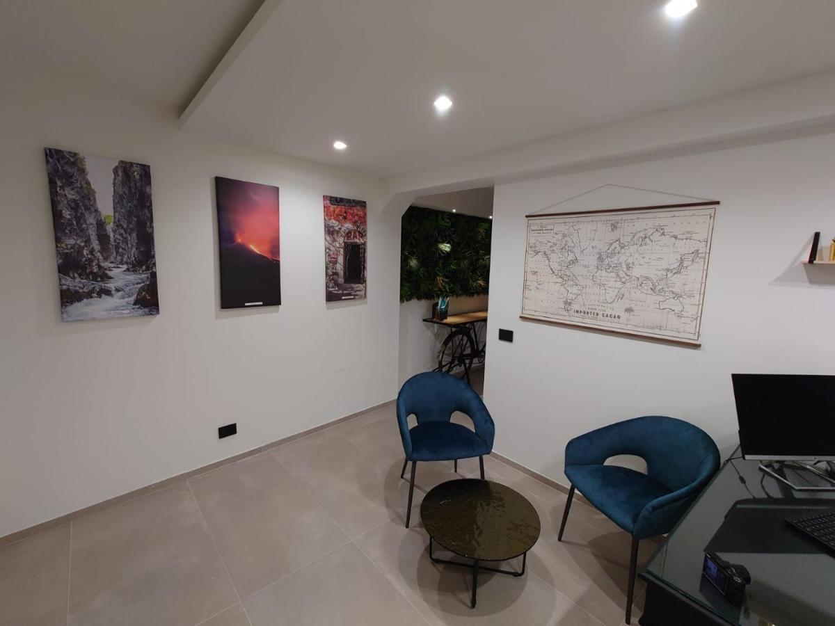 Don Turi - Charming Room Giardini Naxos Bagian luar foto