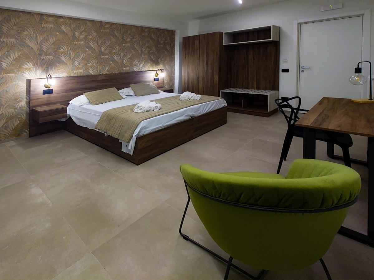 Don Turi - Charming Room Giardini Naxos Bagian luar foto