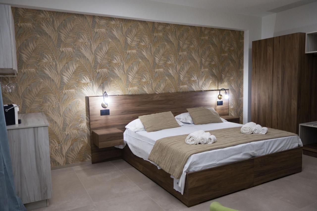 Don Turi - Charming Room Giardini Naxos Bagian luar foto
